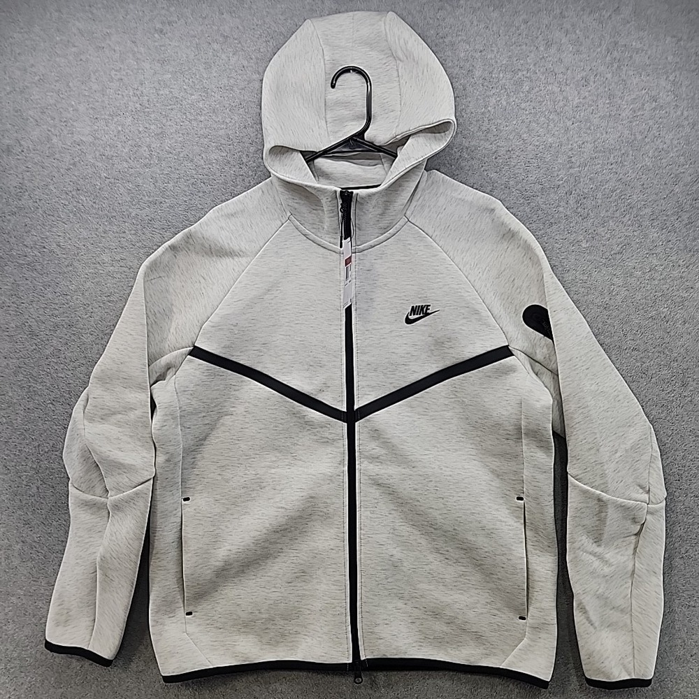 Nike Original Tech Fleece NWT Light Gray Mens Size Large Hooded Full Zip
